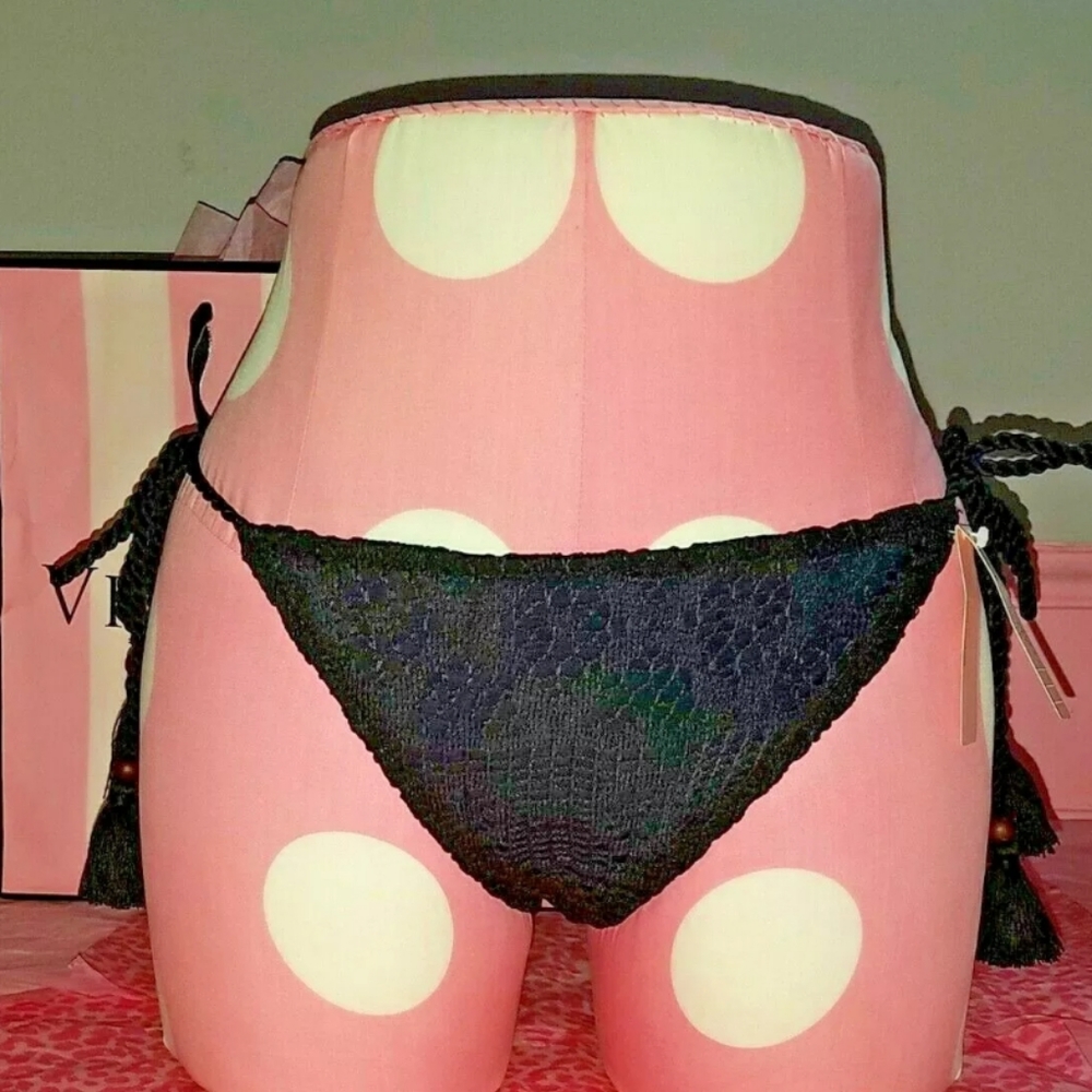 Victoria's Secret black bikini bottoms Sz M or L